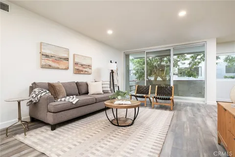 $499,900 | 4915 Tyrone Avenue, Unit 115, Sherman Oaks, CA 91423