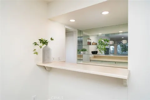 $499,900 | 4915 Tyrone Avenue, Unit 115, Sherman Oaks, CA 91423