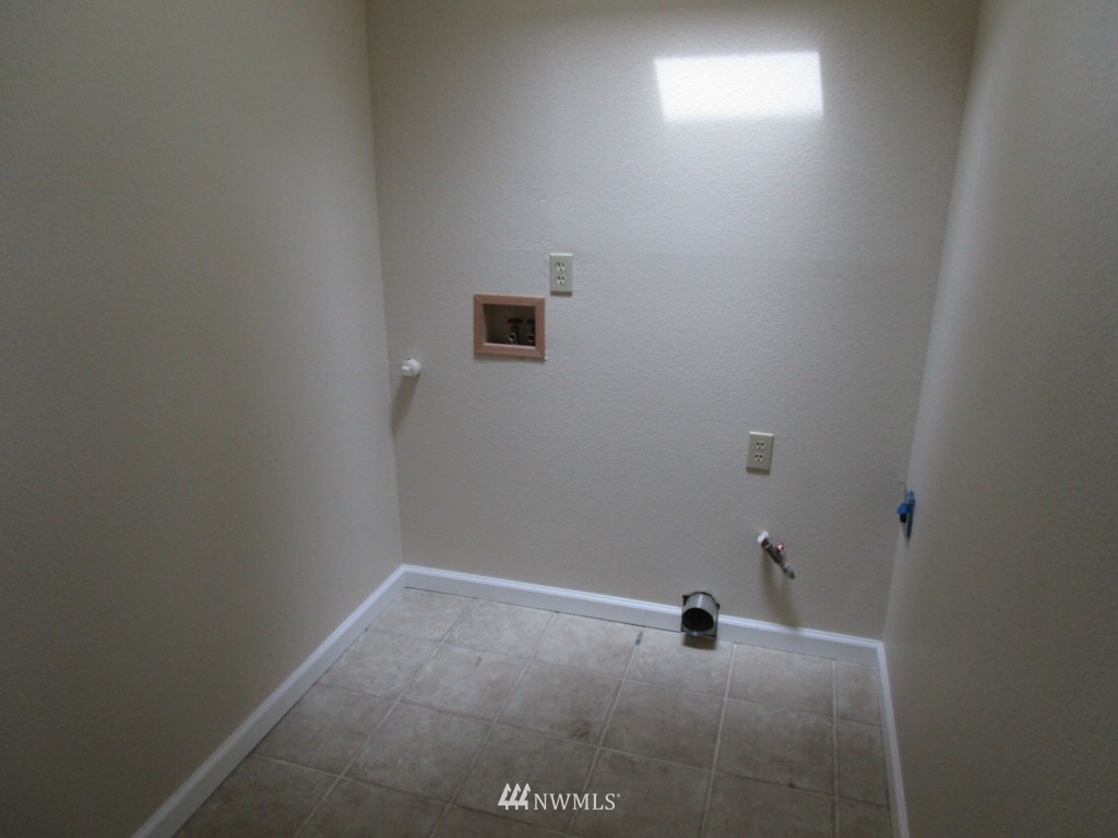 27 199th Street Southeast Bothell, WA 98012 - Photo 13 of 19
