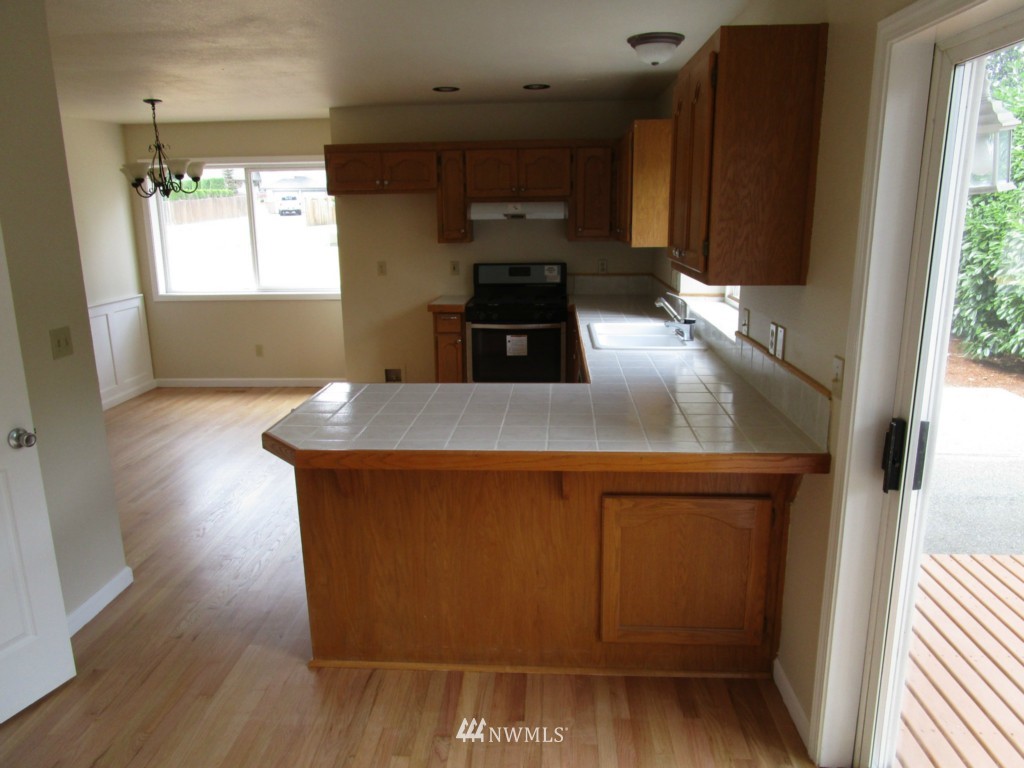 27 199th Street Southeast Bothell, WA 98012 - Photo 3 of 19
