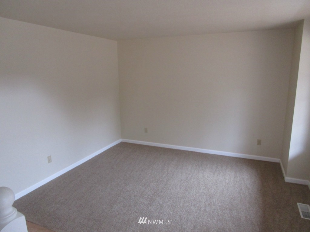 27 199th Street Southeast Bothell, WA 98012 - Photo 8 of 19