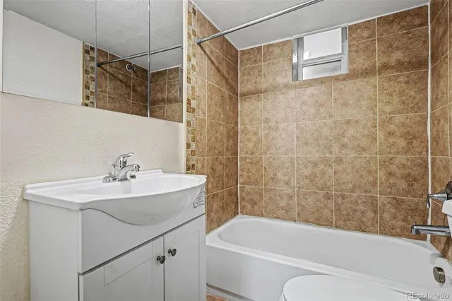 $1,400 | 838 West Kiowa Street, Unit 2, Colorado Springs, CO 80905