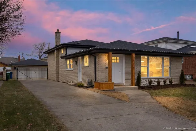$449,900 | 10316 Lamon Avenue, Oak Lawn, IL 60453