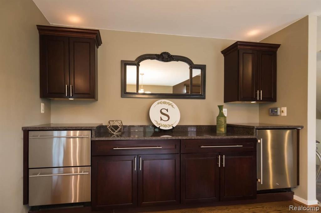 37291 Chesapeake Road Farmington Hills, MI 48335 - Photo 14 of 45