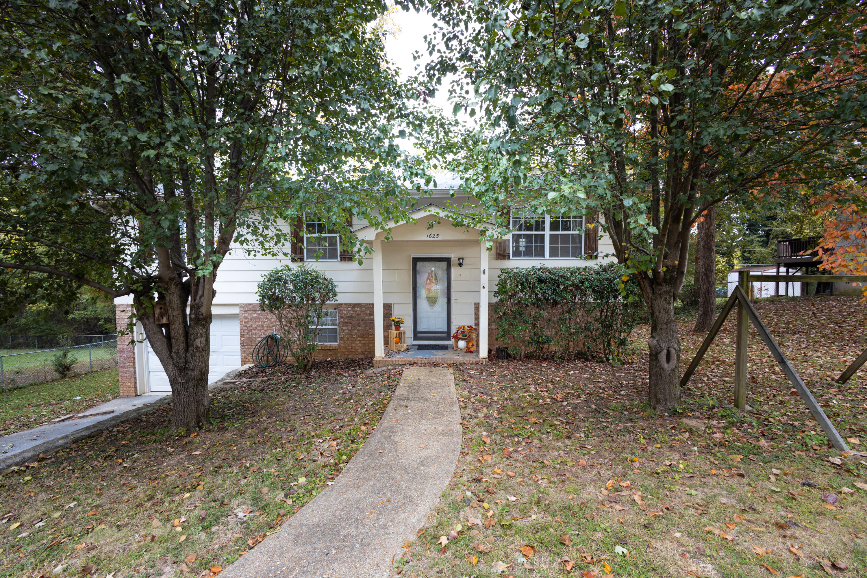 1625 North Chester Road Hixson, TN 37343 - Photo 1 of 21 251A4679