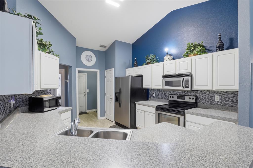 12117 Killian Street Spring Hill, FL 34608 - Photo 14 of 44