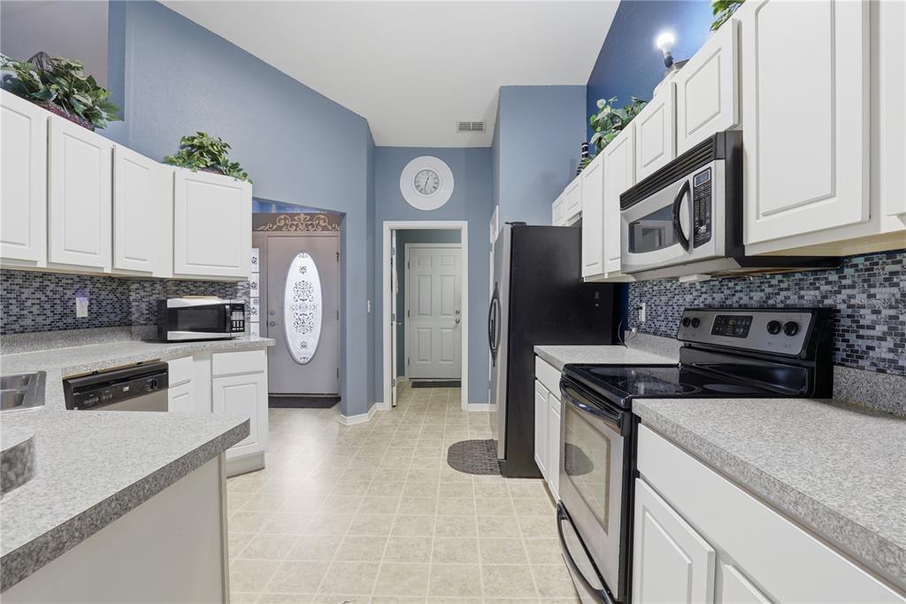 12117 Killian Street Spring Hill, FL 34608 - Photo 15 of 44