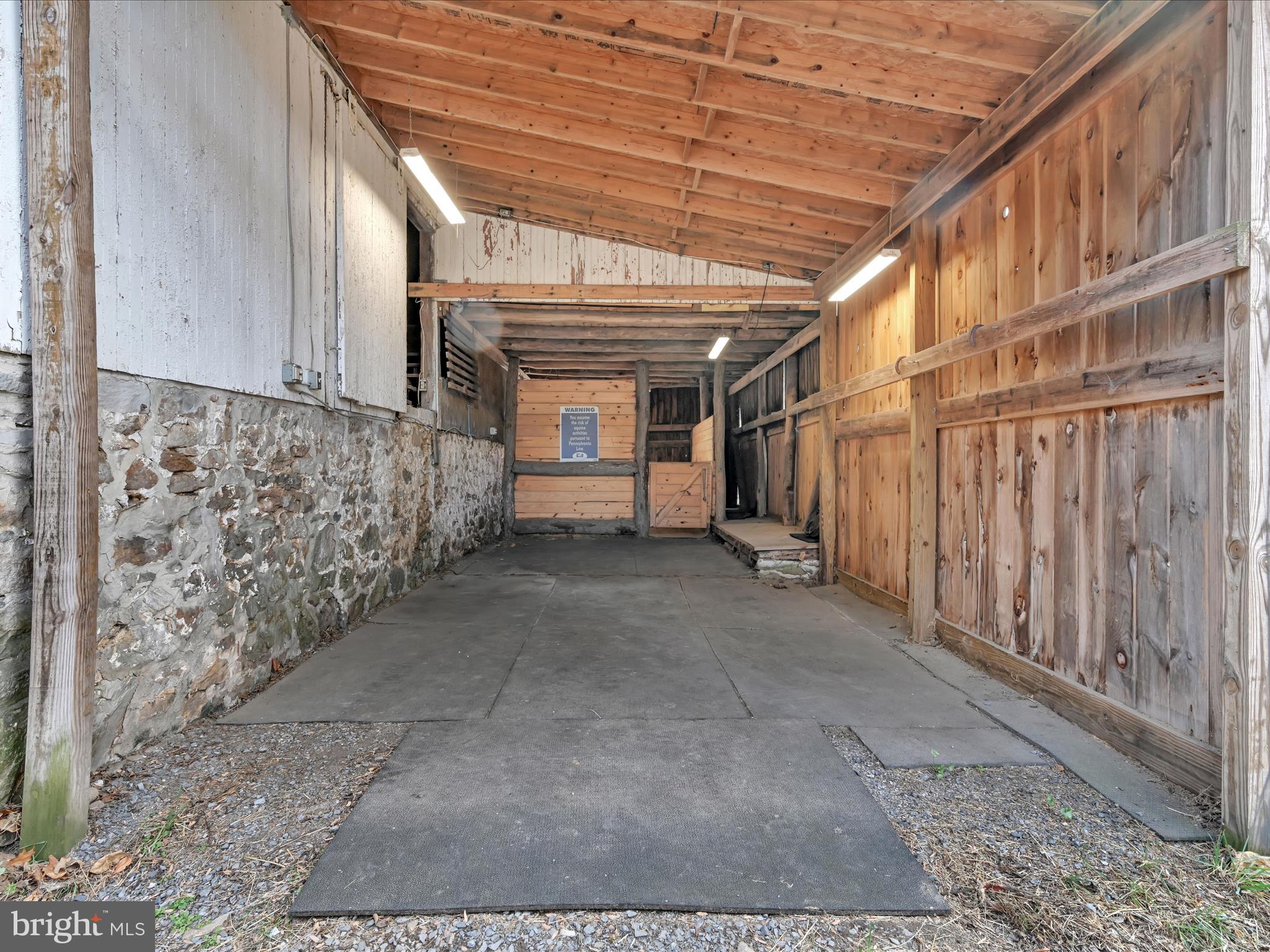 2868 Pricetown Road Temple, PA 19560 - Photo 46 of 80 Barn
