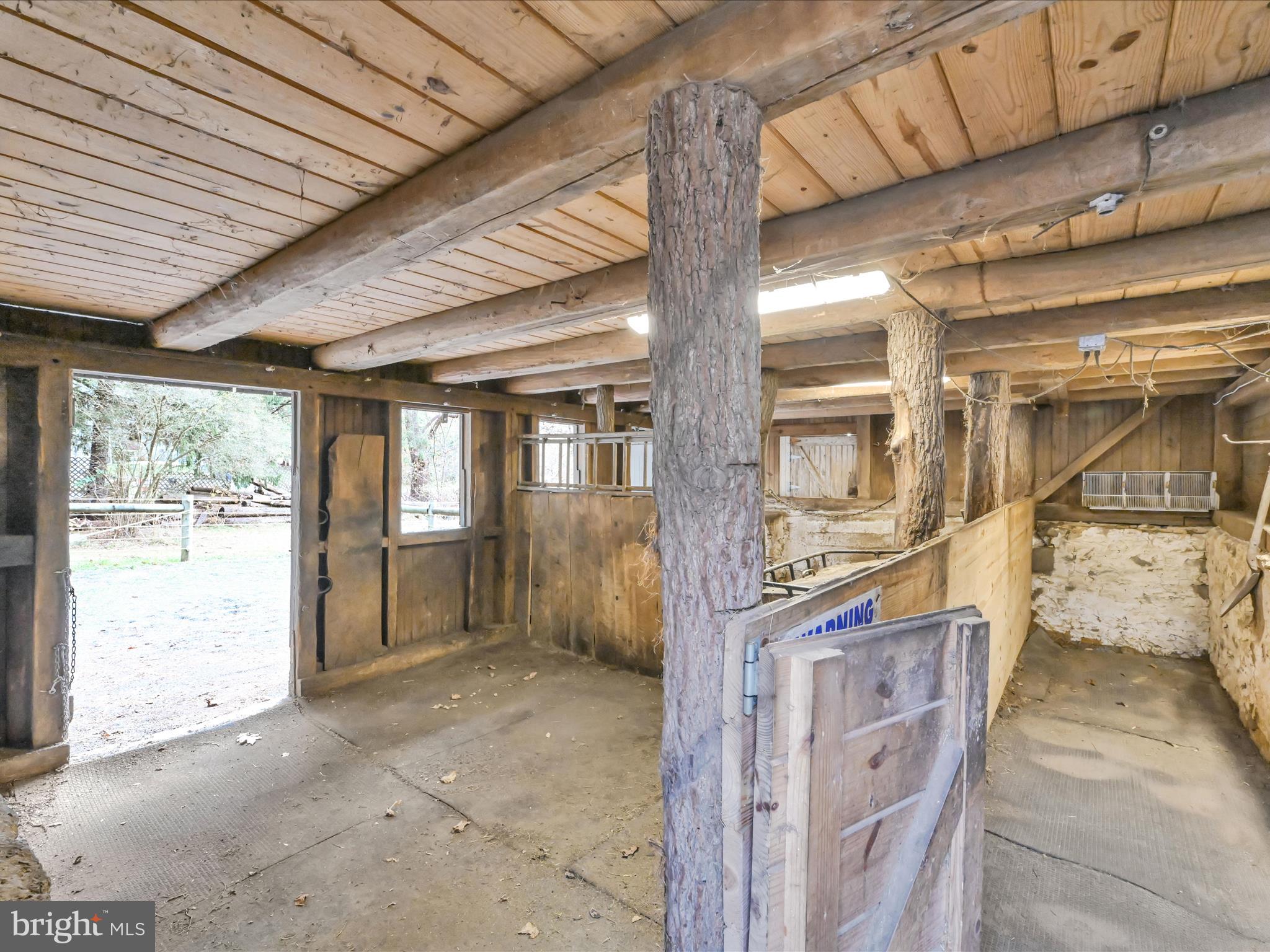 2868 Pricetown Road Temple, PA 19560 - Photo 47 of 80 Barn