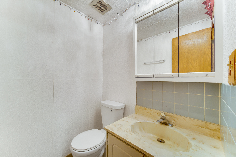 5 Cour Caravelle Palos Hills, IL 60465 - Photo 8 of 26