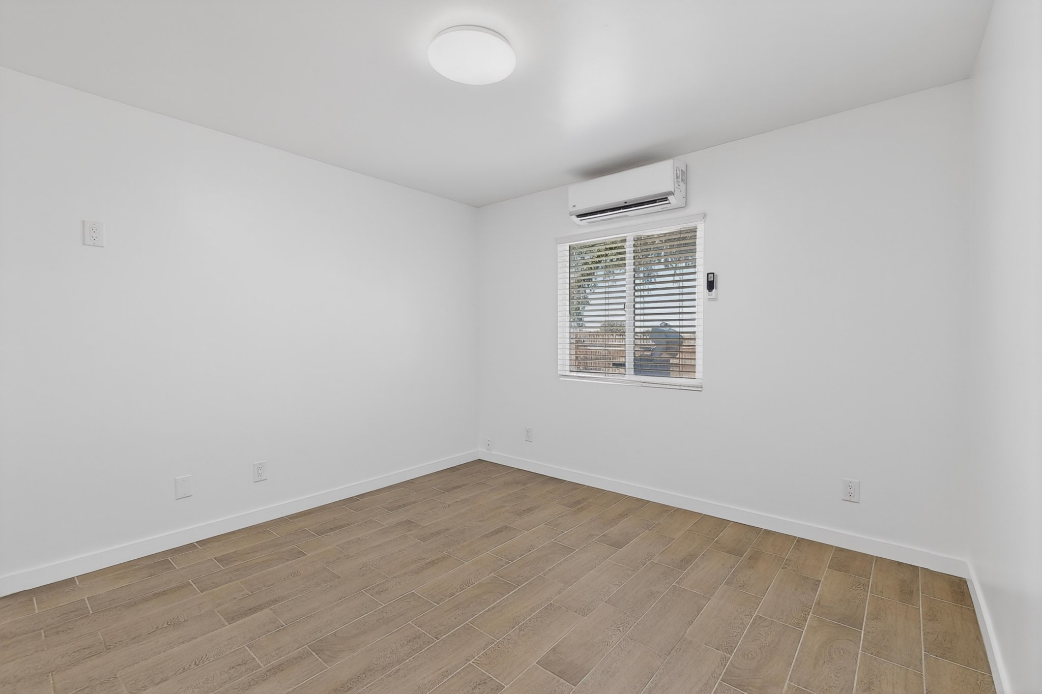 32 Lucero Road, Unit AB Santa Fe, NM 87508 - Photo 11 of 40 Main home bed1