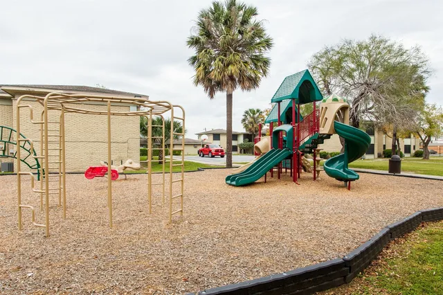 $779 | 615 South F Street, Harlingen, TX 78550