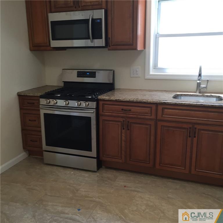 142 New Market Road Dunellen, NJ 08812 - Photo 4 of 24 Gallery Image 4