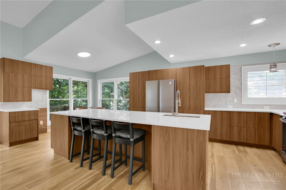 710 Pine Ridge Road Beech Mountain, NC 28604 - Photo 7 of 47 Gallery Image 7