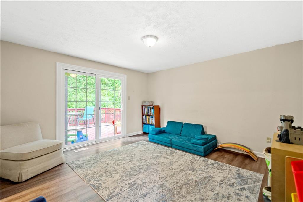 2485 Morton Road Pittsburgh, PA 15241 - Photo 9 of 23 Gallery Image 9