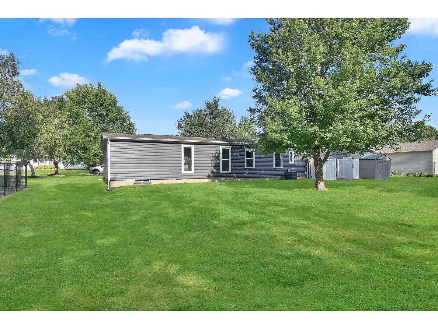 1213 Robin Road Mahomet, IL 61853 - Photo 4 of 18 Gallery Image 4