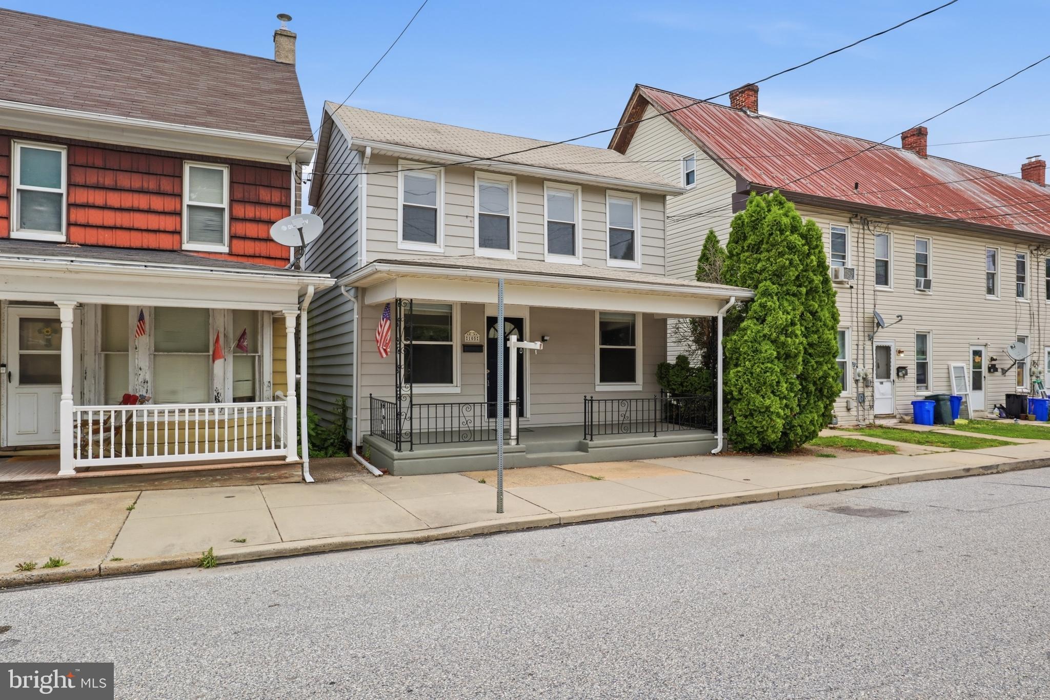 105 East Maple Street Dallastown, PA 17313 - Photo 3 of 54