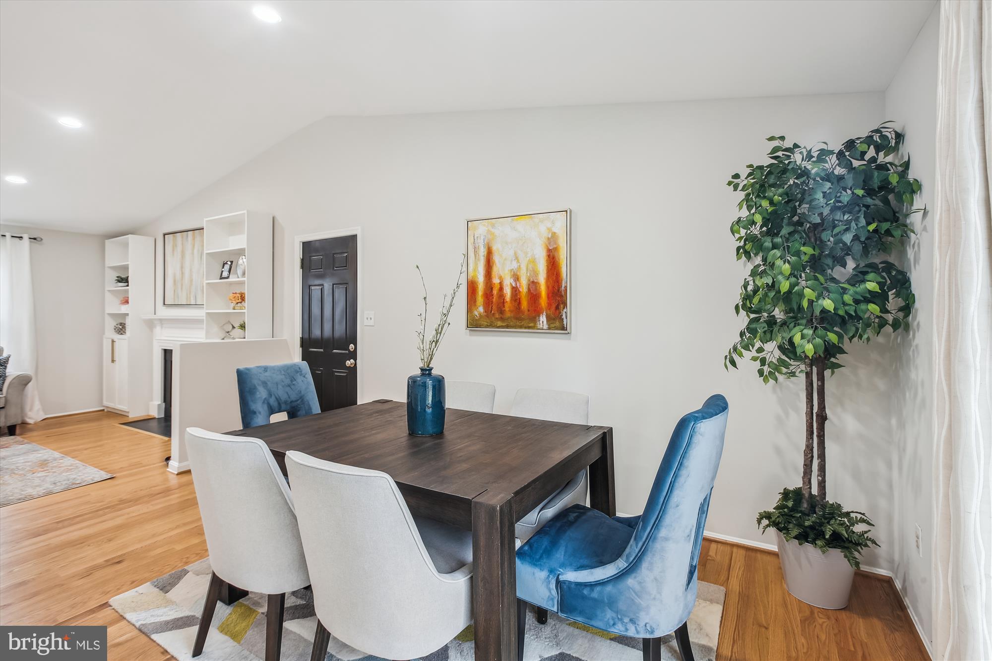 18519 Bowie Mill Road Olney, MD 20832 - Photo 14 of 57 Dining area
