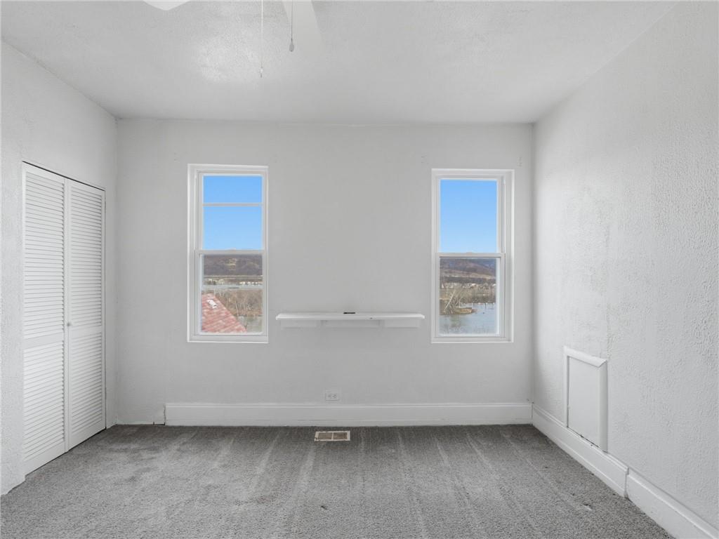 7307 Butler Street Pittsburgh, PA 15206 - Photo 13 of 35 an empty room with a window