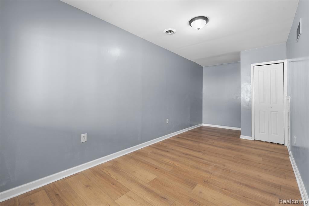 21090 Gentner Street Warren, MI 48089 - Photo 11 of 25