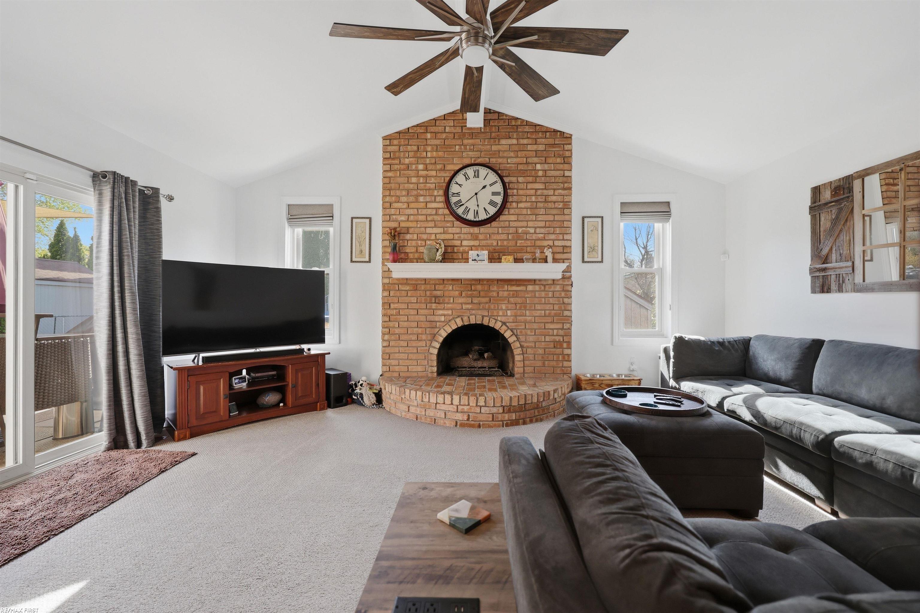 47651 Chrys Road Macomb, MI 48044 - Photo 18 of 46