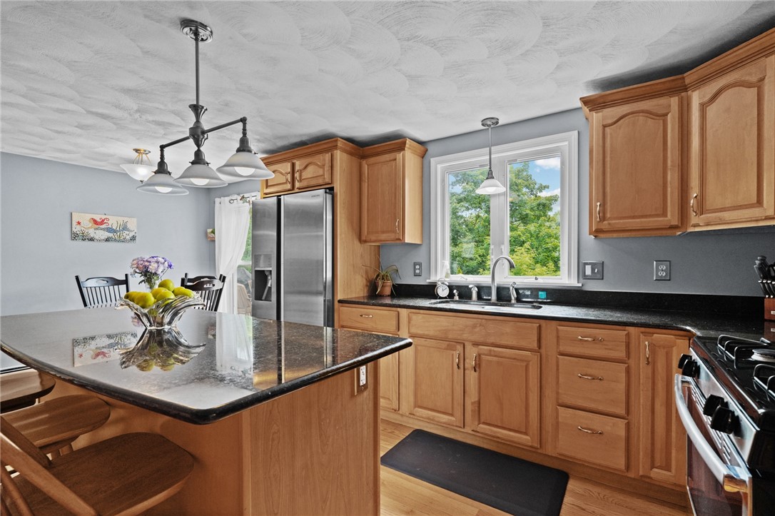 71 Rockridge Road Lincoln, RI 02865 - Photo 15 of 49 Gallery Image 15
