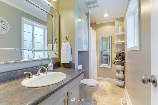 $605,000 | 11218 Southeast 235th Place, Kent, WA 98031