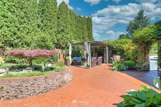 $605,000 | 11218 Southeast 235th Place, Kent, WA 98031