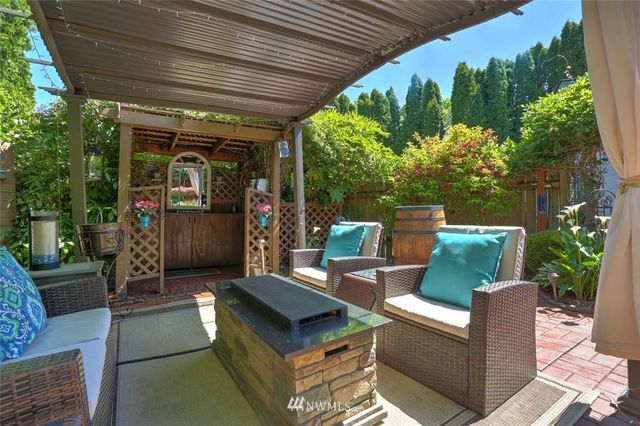 $605,000 | 11218 Southeast 235th Place, Kent, WA 98031