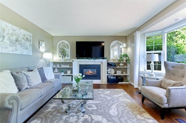 $605,000 | 11218 Southeast 235th Place, Kent, WA 98031