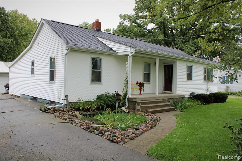 7091 East Carpenter Road Davison, MI 48423 - Photo 1 of 21
