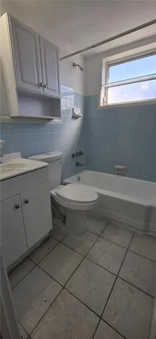 $2,300 | 654 West 29th Street, Unit 2, Hialeah, FL 33012