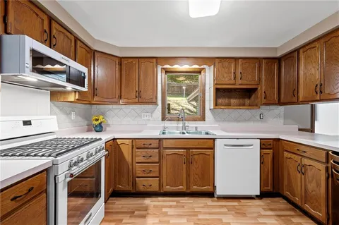 $275,000 | 858 Bocktown Road, Crescent, PA 15046