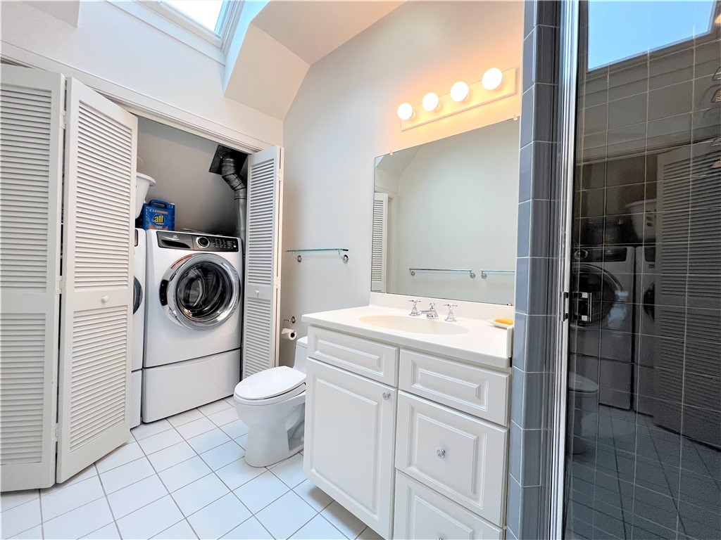 15 Hammersmith Road, Unit 16A Newport, RI 02840 - Photo 23 of 27 2nd level -convenient