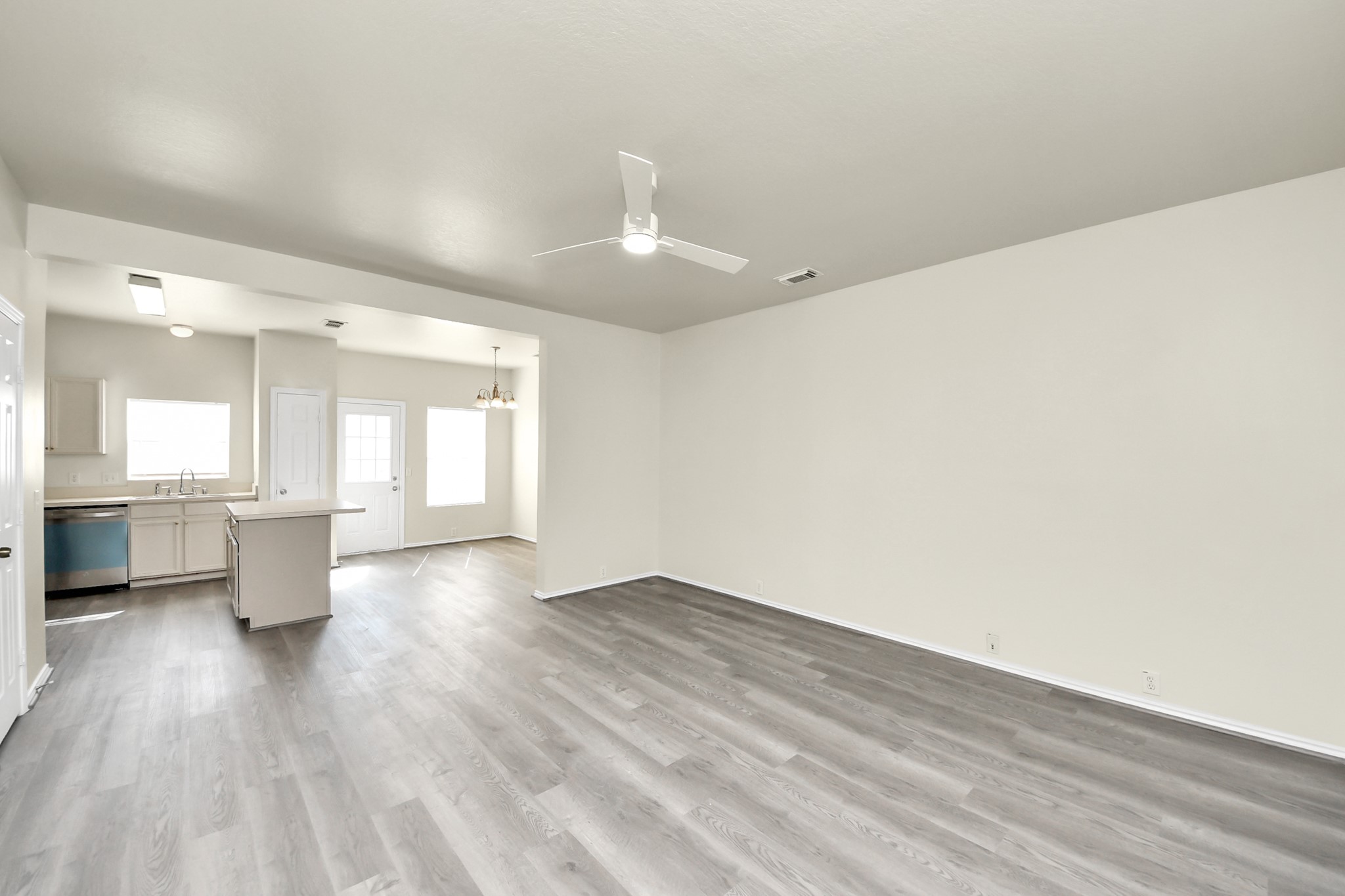 2034 Rustling Trees Way Spring, TX 77373 - Photo 12 of 39 Kitchen open to family