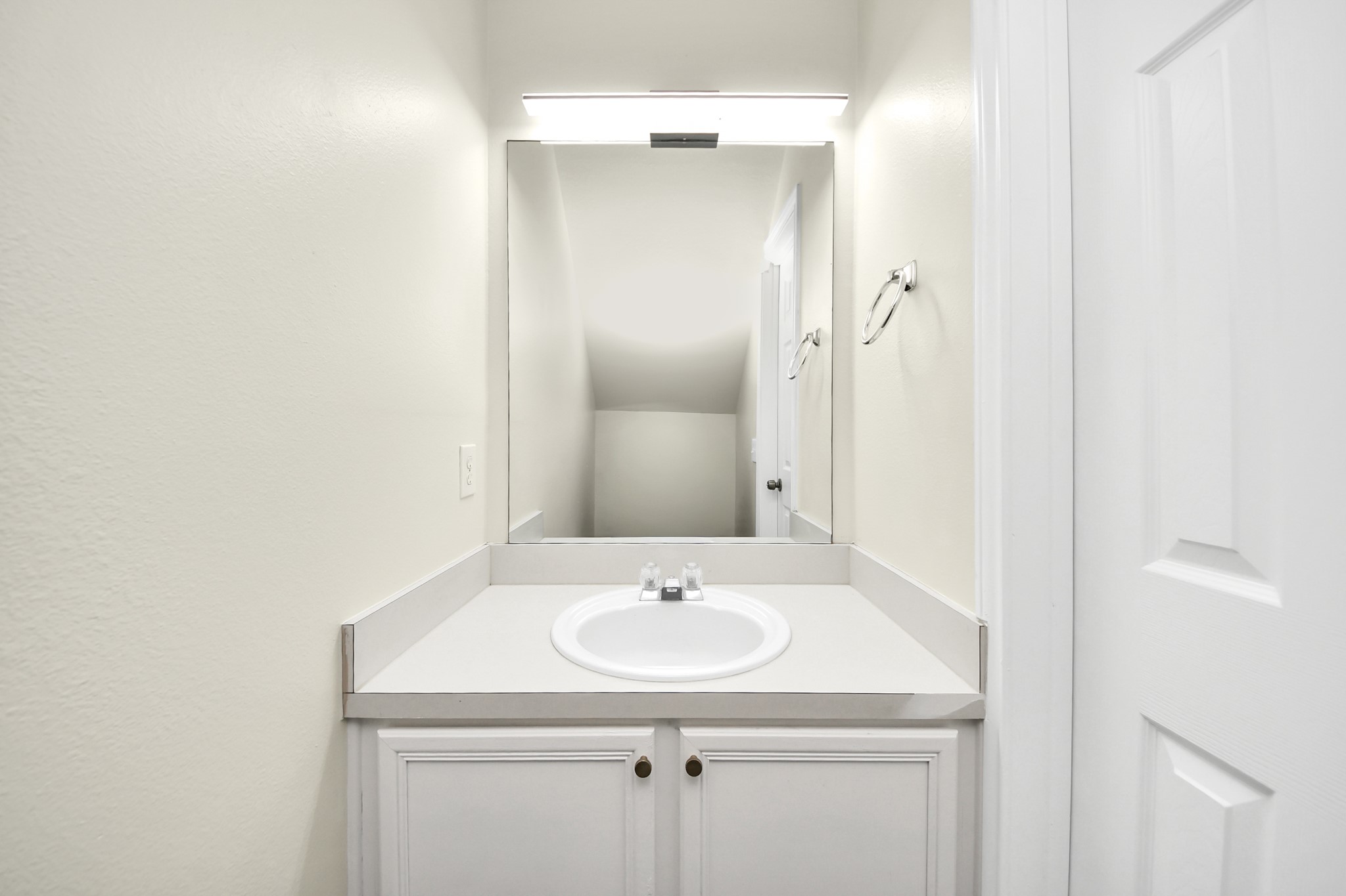 2034 Rustling Trees Way Spring, TX 77373 - Photo 8 of 39 Half Bathroom