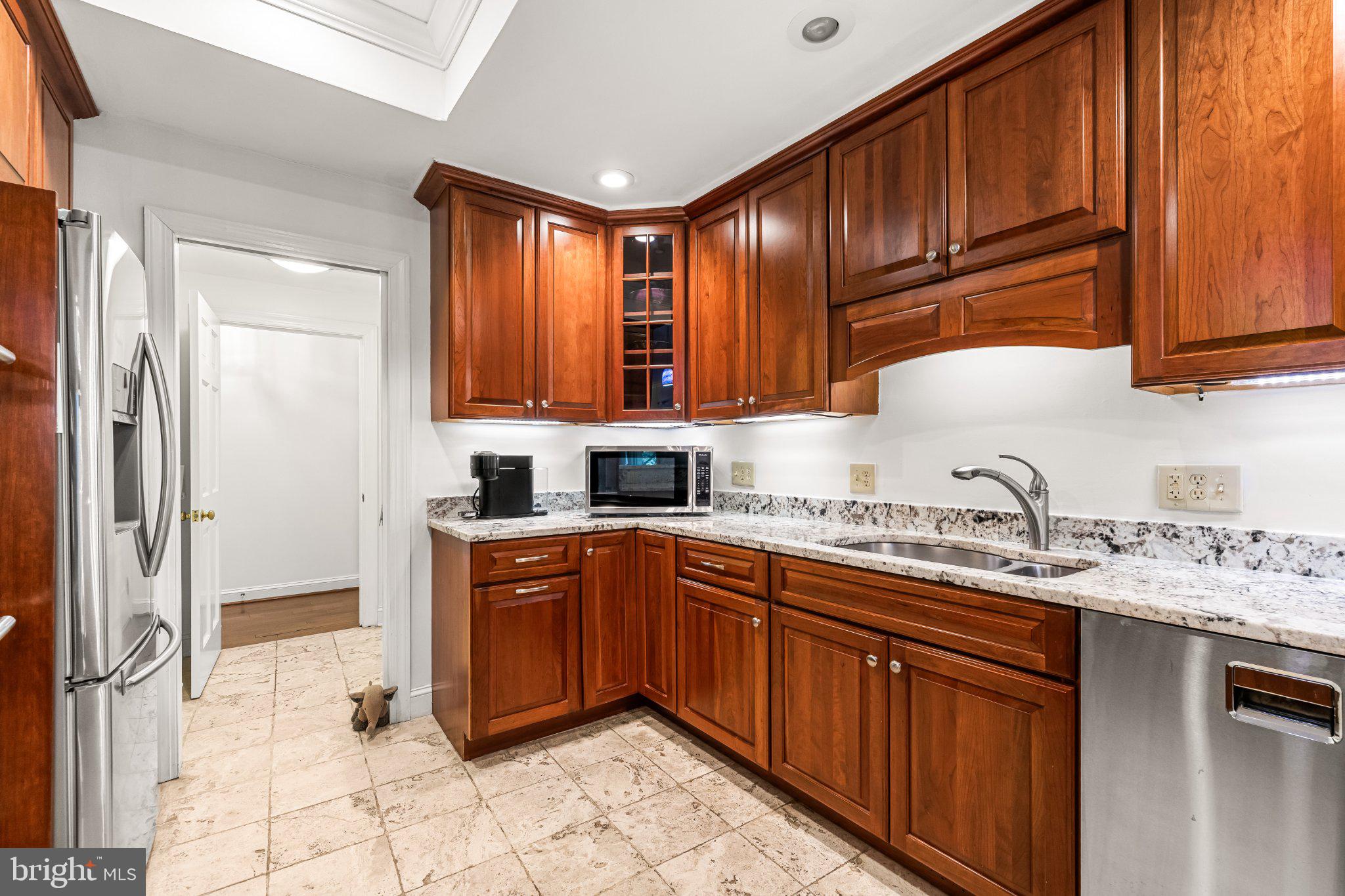 15 Devon Hill Road, Unit C6 Baltimore, MD 21210 - Photo 6 of 27 Gallery Image 6