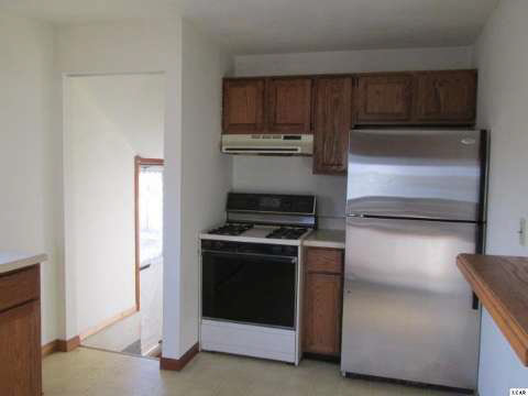 716 Springbrook Avenue Adrian, MI 49221 - Photo 4 of 9 20401028-3.JPG