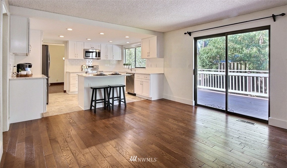 20121 107th Avenue Northeast Bothell, WA 98011 - Photo 5 of 20 Gallery Image 5