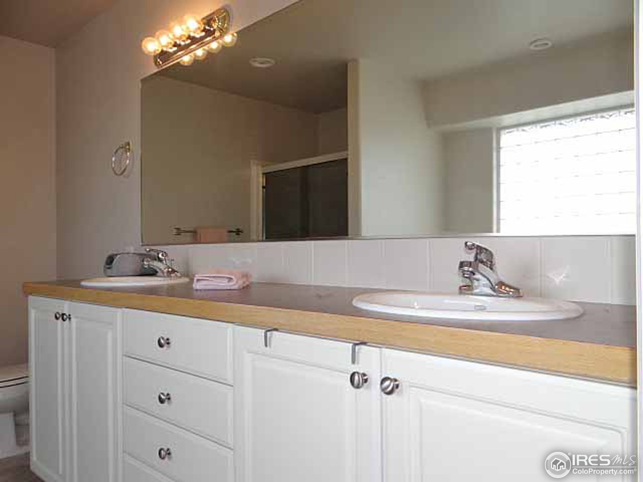 6904 16th Street Road Greeley, CO 80634 - Photo 14 of 25 5-Piece Luxurious Master Bathroom