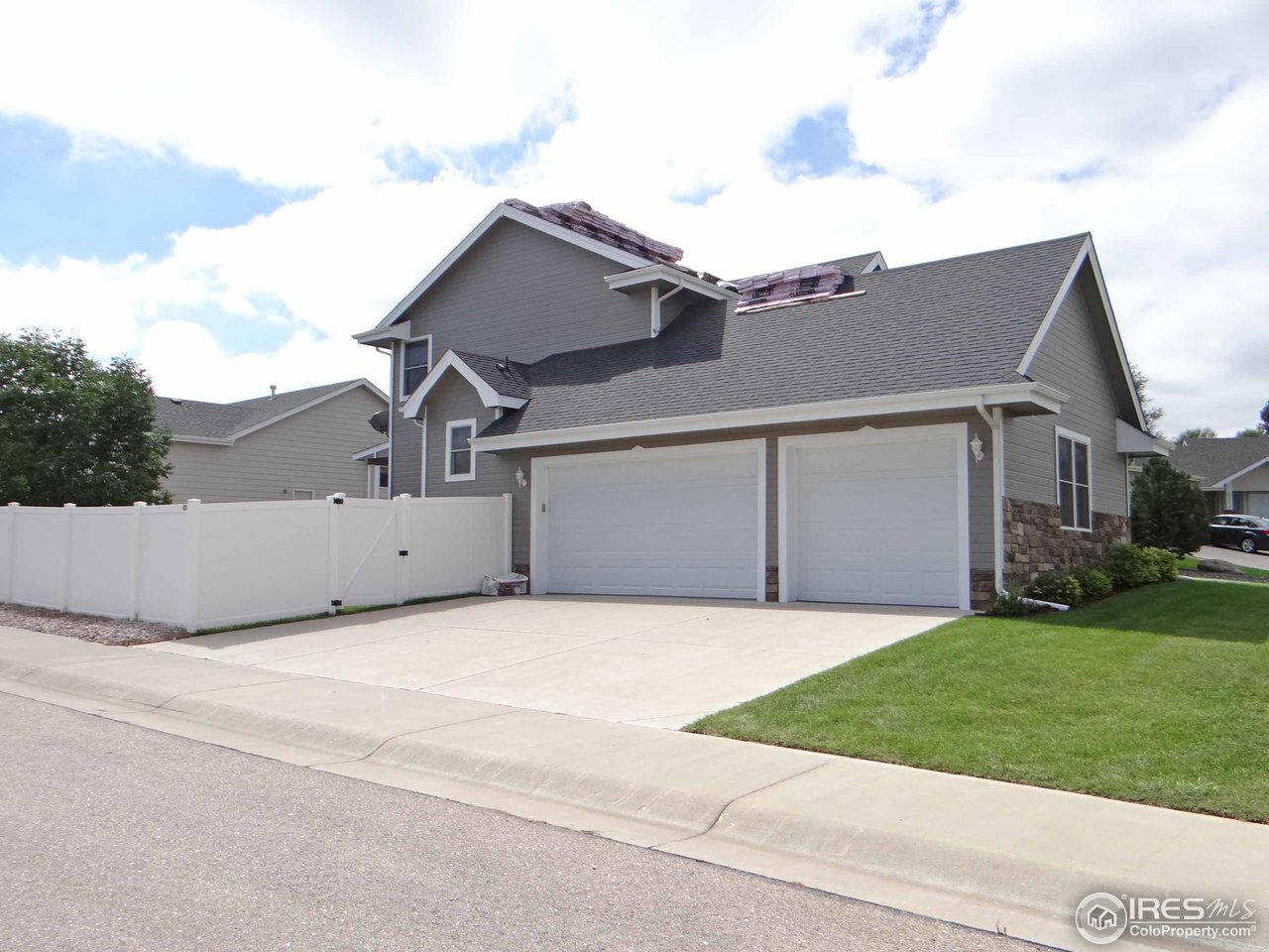 6904 16th Street Road Greeley, CO 80634 - Photo 2 of 25 3-Car Attached Garage