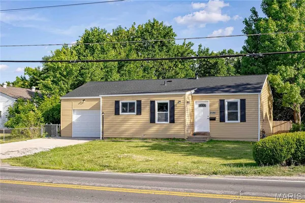 $239,000 | 2686 Creve Coeur Mill Road, Maryland Heights, MO 63043