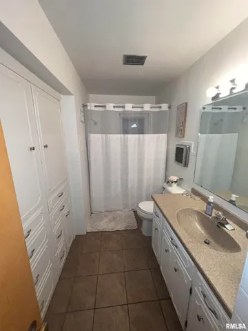 $375,000 | 2529 1600 East, Wyoming, IL 61491