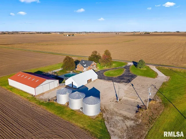 $375,000 | 2529 1600 East, Wyoming, IL 61491