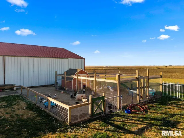 $375,000 | 2529 1600 East, Wyoming, IL 61491