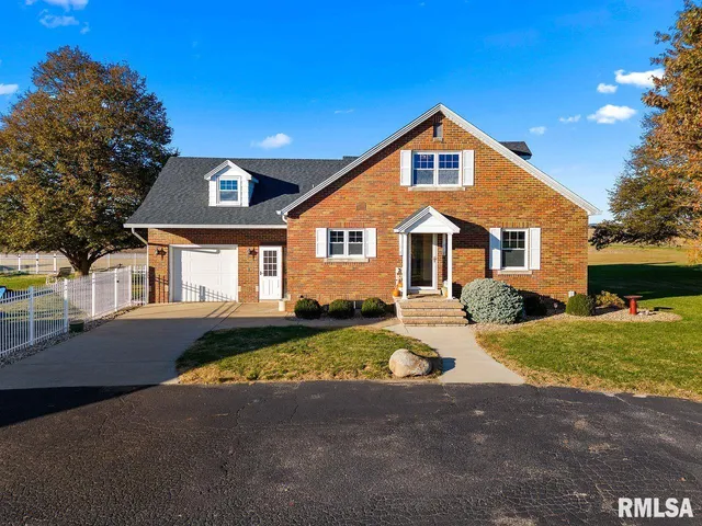 $375,000 | 2529 1600 East, Wyoming, IL 61491