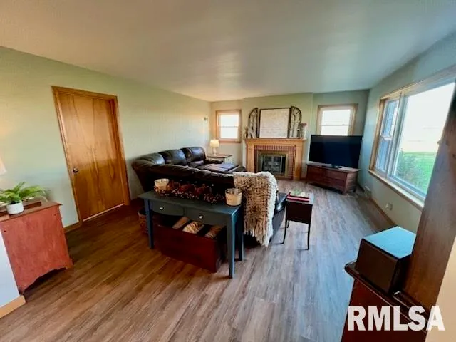 $375,000 | 2529 1600 East, Wyoming, IL 61491