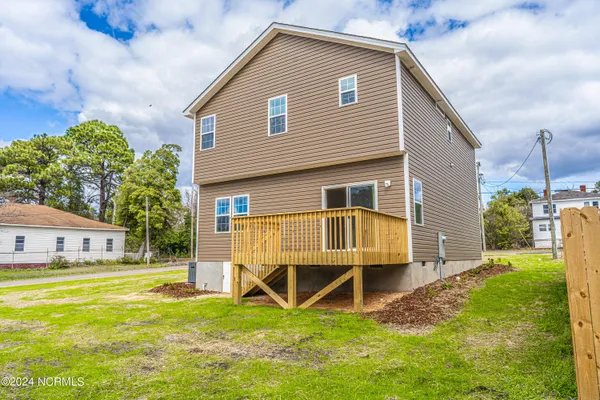 $1,925 | 1060 West New York Avenue, Southern Pines, NC 28387