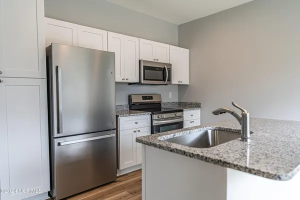 $1,925 | 1060 West New York Avenue, Southern Pines, NC 28387