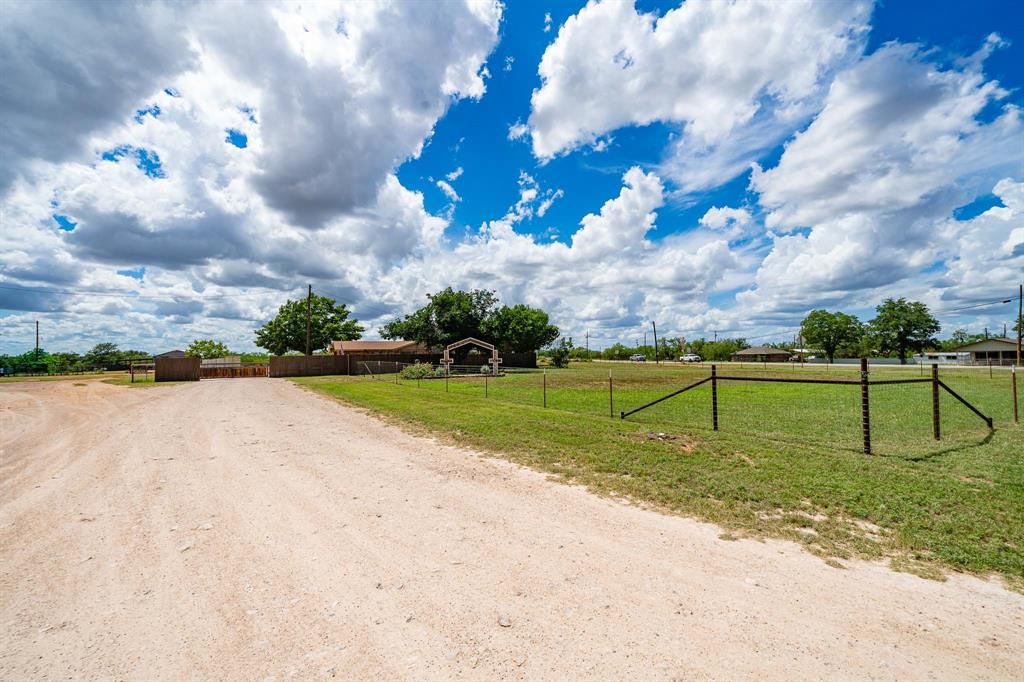616 West Main Street Bronte, TX 76933 - Photo 37 of 39